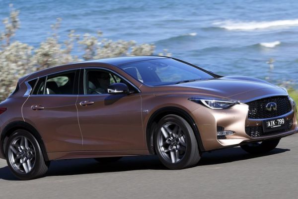 Infiniti Q30